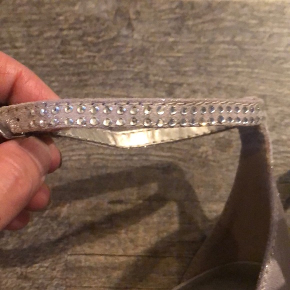 GORGEOUS NWOT Candies heels - Picture 2 of 4